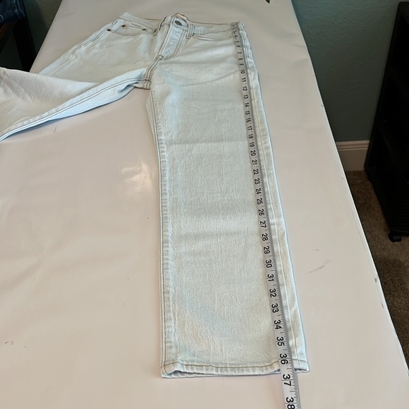 Levi’s Premium Wedgie Straight High Rise Size 24 - Picture 9 of 16